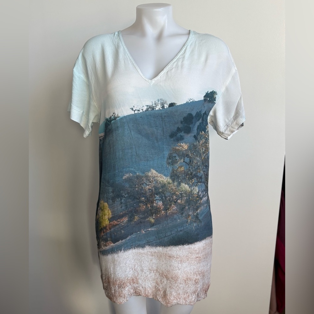 The Kit NYC Scenic Print V-Neck T-Shirt Kyle Dress sz XS
